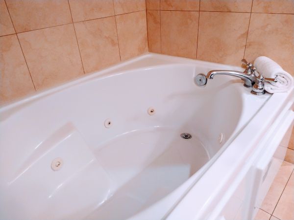 Acrylic Tub Installation in Canal Winchester